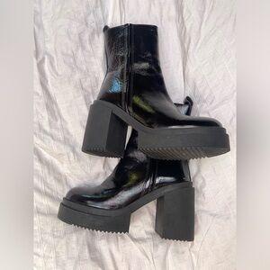 Steve Madden Sawyer black patent boots
